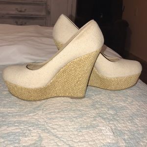 Cream “Brash” Wedges Size 8